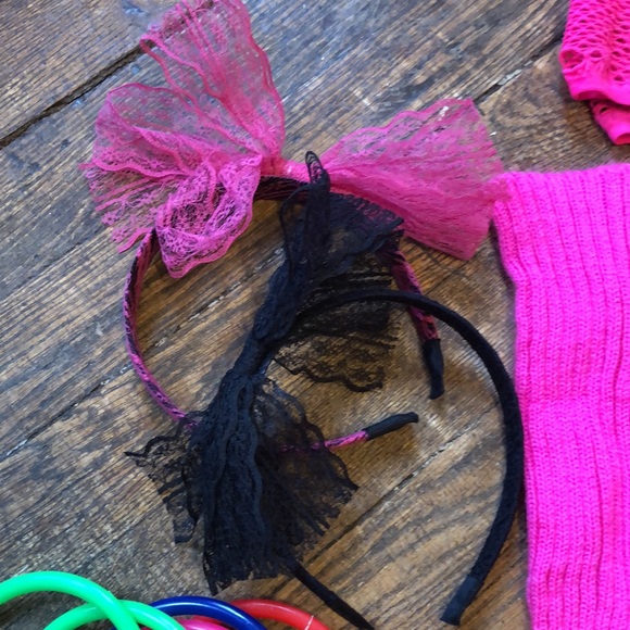 80’s Costume Accessories Set - Picture 7 of 9